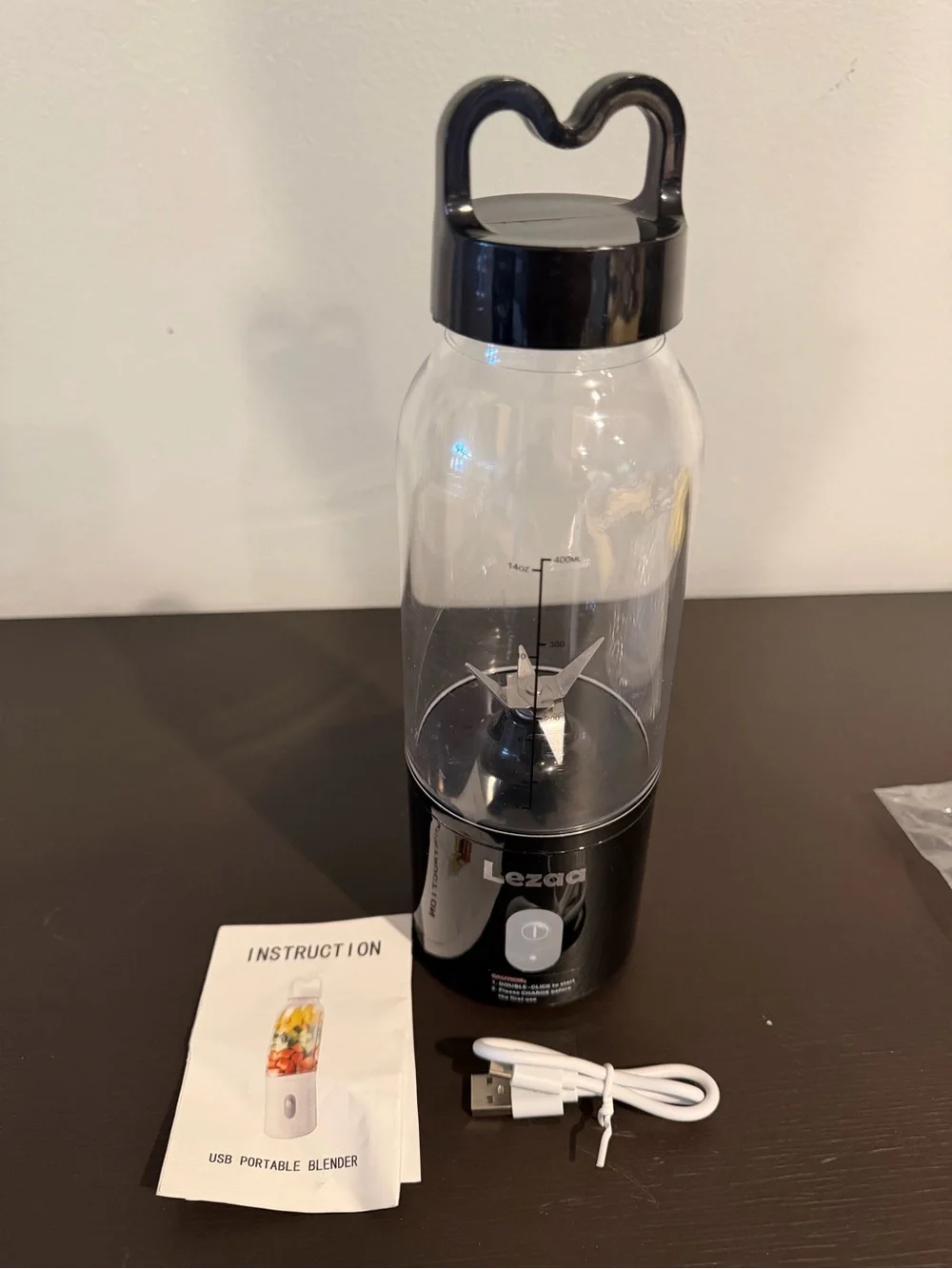 Portable Personal Blender - White and Gold Illustration